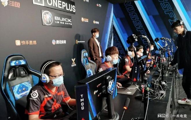 隐含着对职 隐含着对职