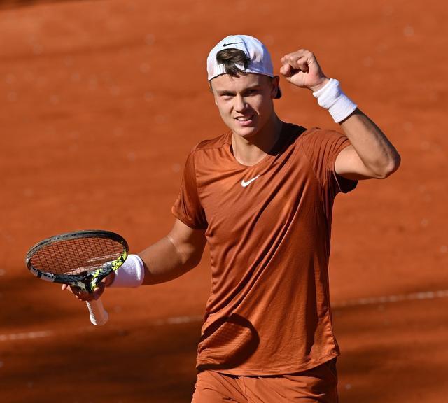 他以大胆的 他以大胆的